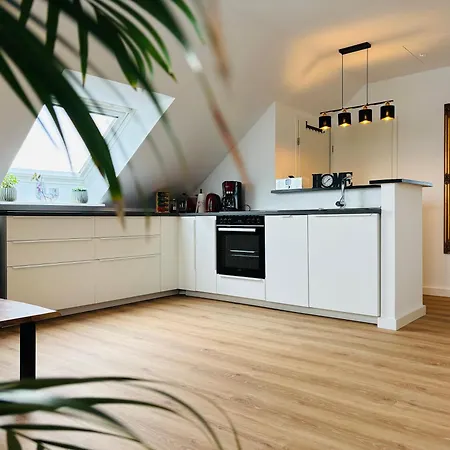 Zentrale Lage, Kostenlos Parken, Ideal Fuer Pendler, Kinder Und Haustiere Willkommen!! Kaarst Exterior photo
