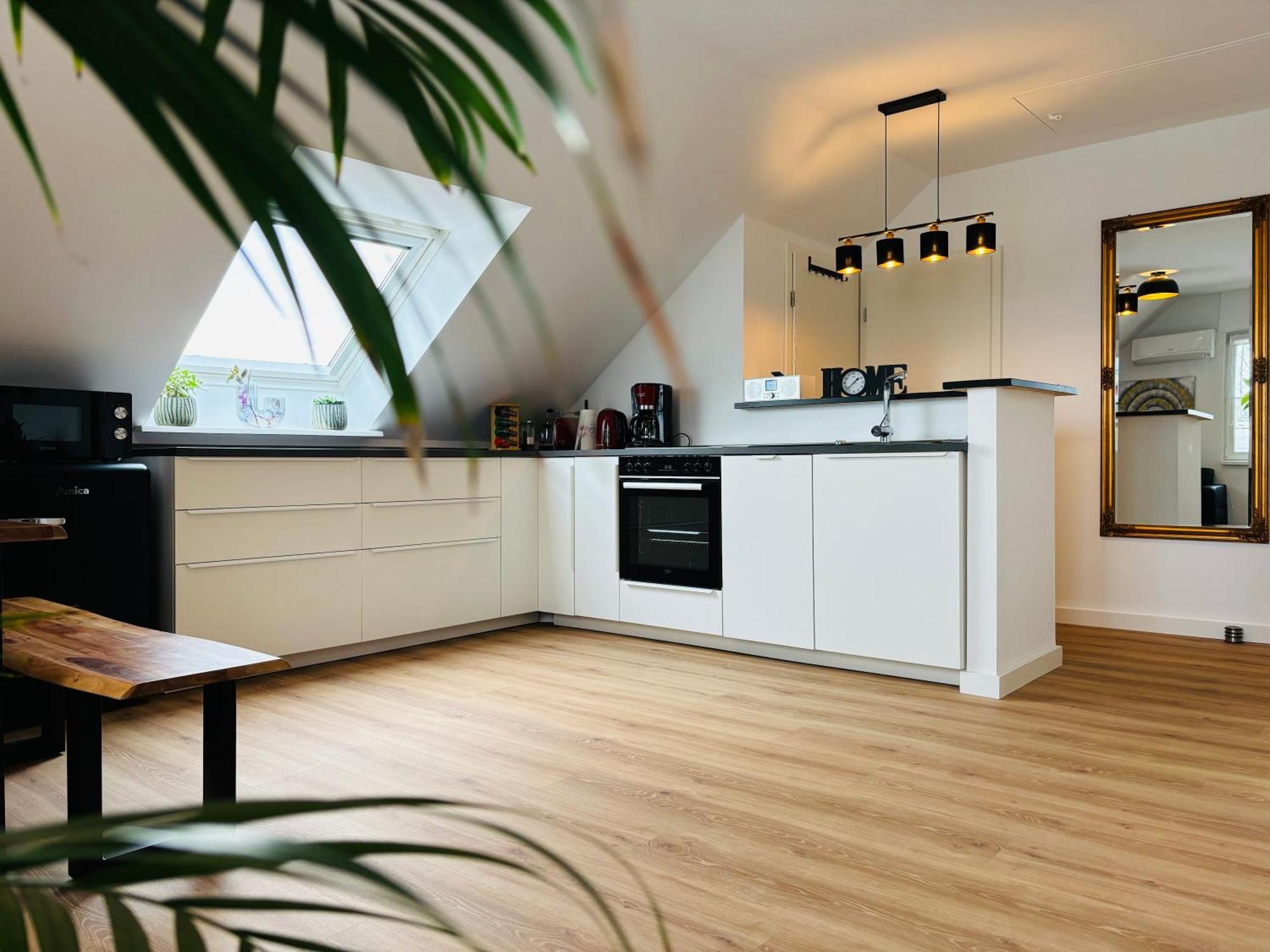 Apartment Zentrale Lage, Kostenlos Parken, Ideal Fuer Pendler, Und Haustiere Willkommen!!