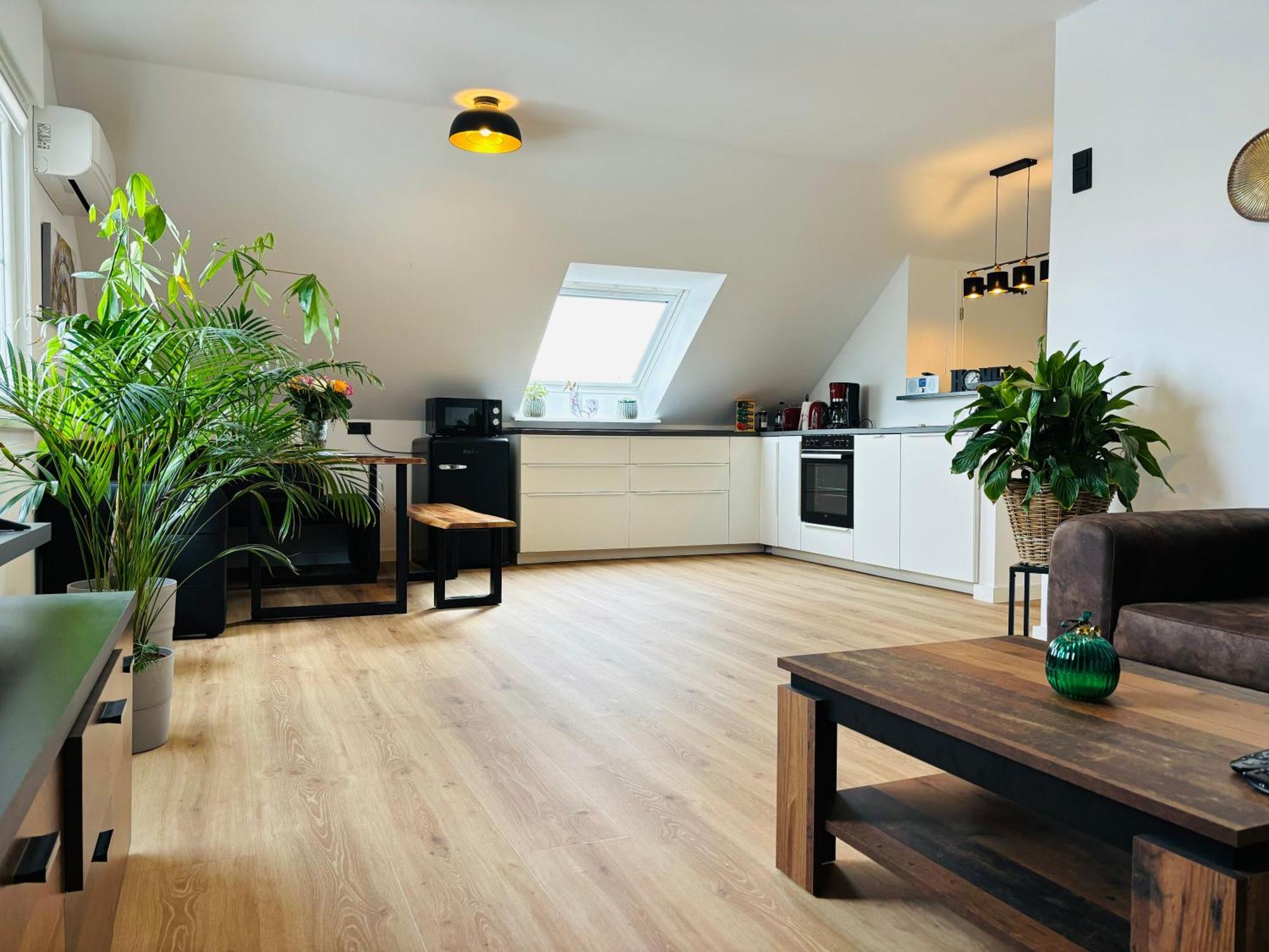 Zentrale Lage, Kostenlos Parken, Ideal Fuer Pendler, Und Haustiere Willkommen!! *