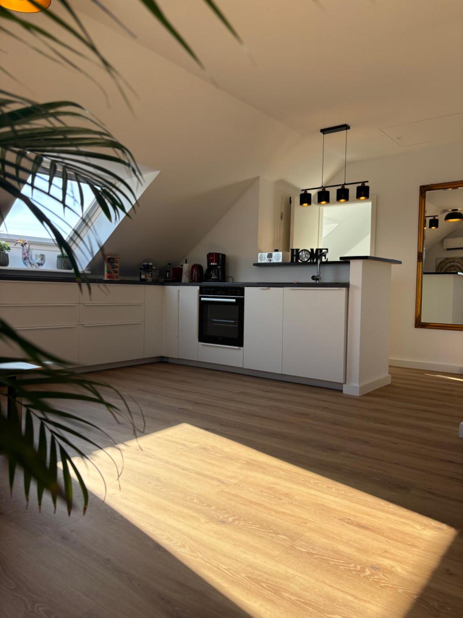 Zentrale Lage, Kostenlos Parken, Ideal Fuer Pendler, Und Haustiere Willkommen!! Apartment *