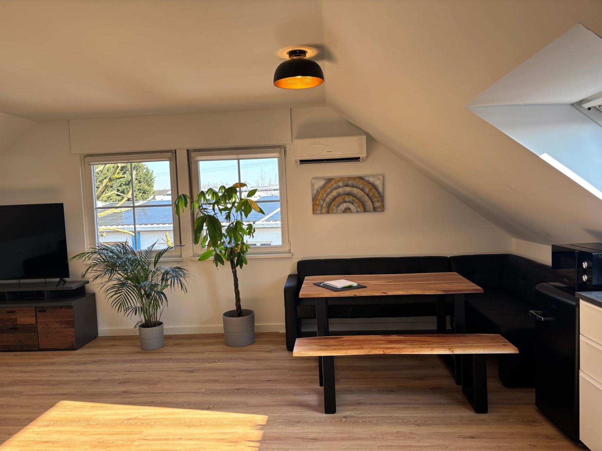 Zentrale Lage, Kostenlos Parken, Ideal Fuer Pendler, Und Haustiere Willkommen!! Apartment *