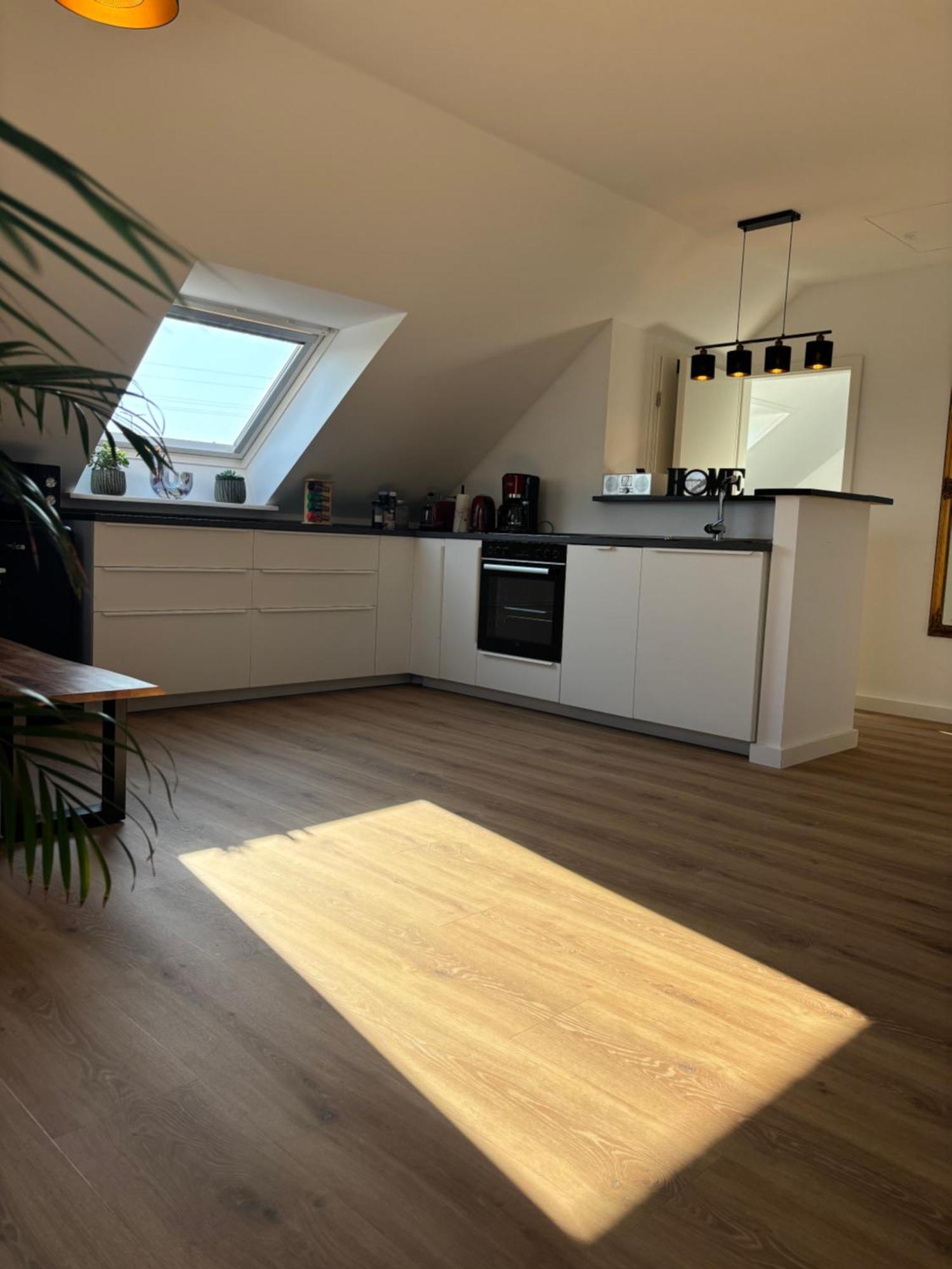 Zentrale Lage, Kostenlos Parken, Ideal Fuer Pendler, Und Haustiere Willkommen!!